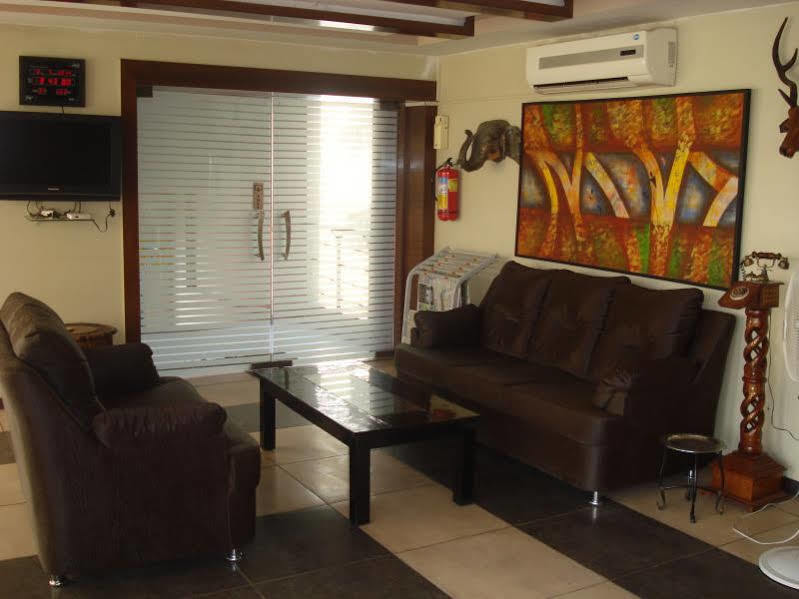Oyo 4161 Hotel Shailly Inn Ahmedabad Exterior photo
