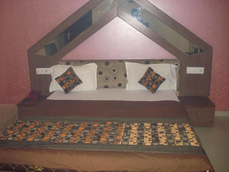 Oyo 4161 Hotel Shailly Inn Ahmedabad Exterior photo